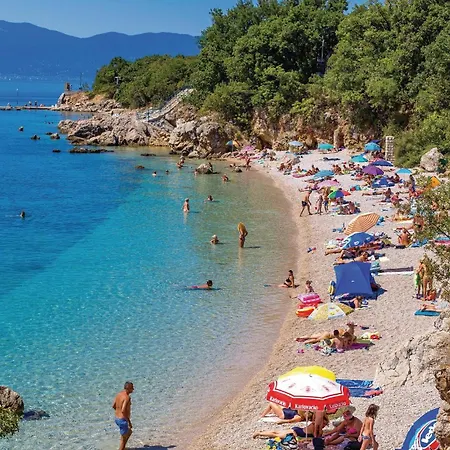 Сasa de vacaciones Amazing Home In Kostrena With Kitchen *