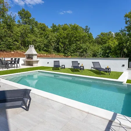 Amazing Home In Kostrena With Kitchen Сasa de vacaciones Kostrena