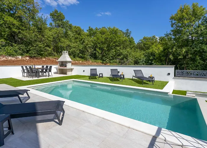 Amazing Home In Kostrena With Kitchen Vikendica Kostrena