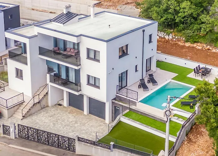 Amazing Home In Kostrena With Kitchen Vikendica *